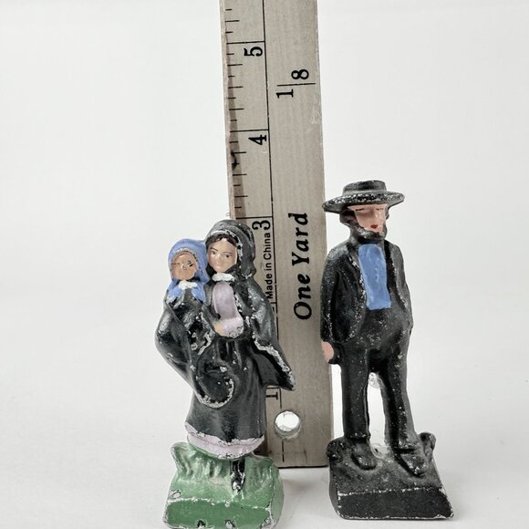 Amish Family Figurines Couple Hand-Painted Vintage Set Mini Cast Iron Figures - Picture 8 of 8